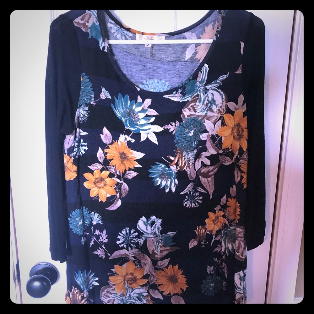 Floral 3/4 sleeve top